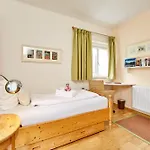 Holiday home Haus Hamburg *